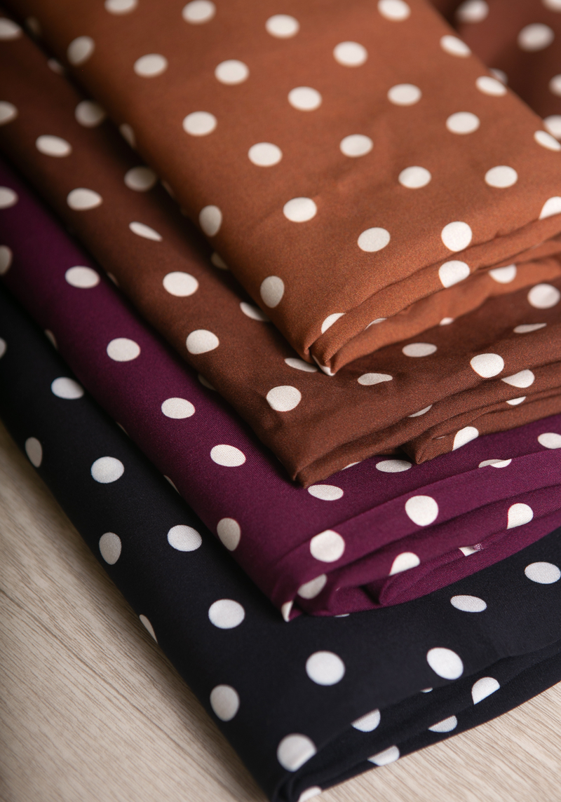 Poplin viscose Lunares - by 10cm