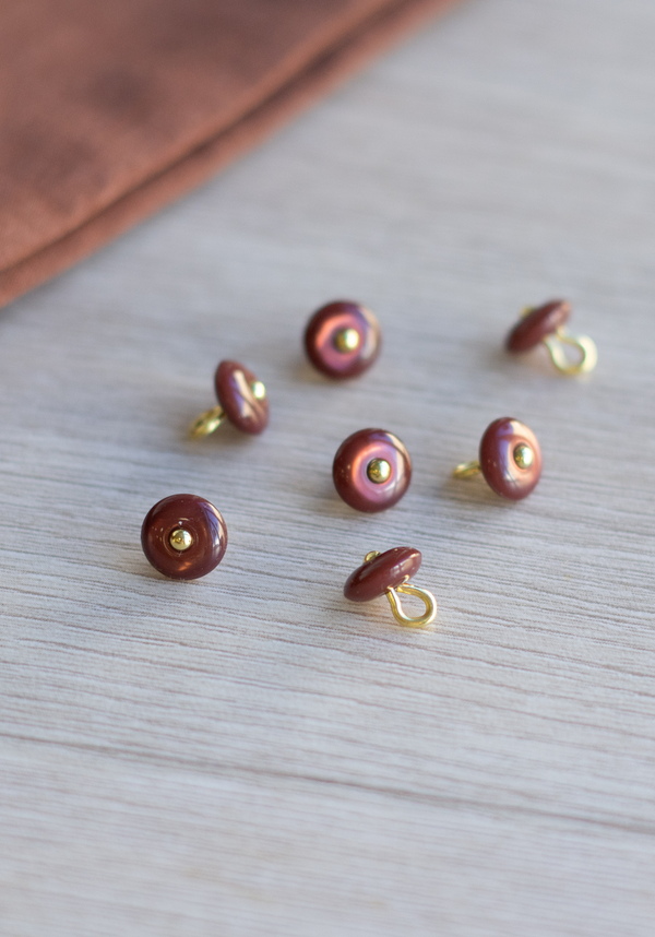 Candied chestnut Wink Sewing Button with shaft 10 mm