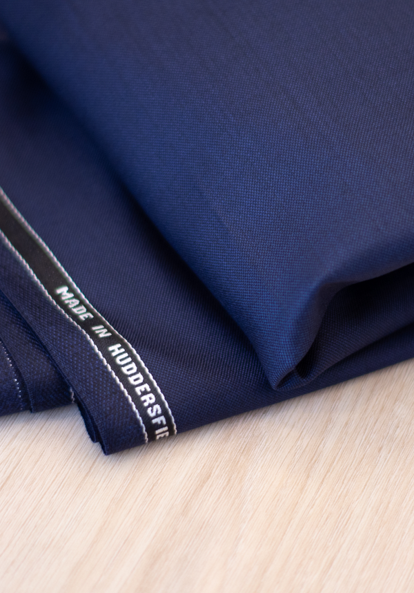 Fil à Fil 100% Navy Blue woollen suiting fabric - by 10 cm