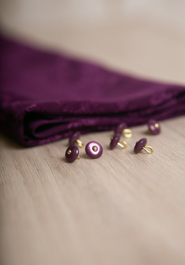 Plum Wink Sewing Button with shaft 10 mm