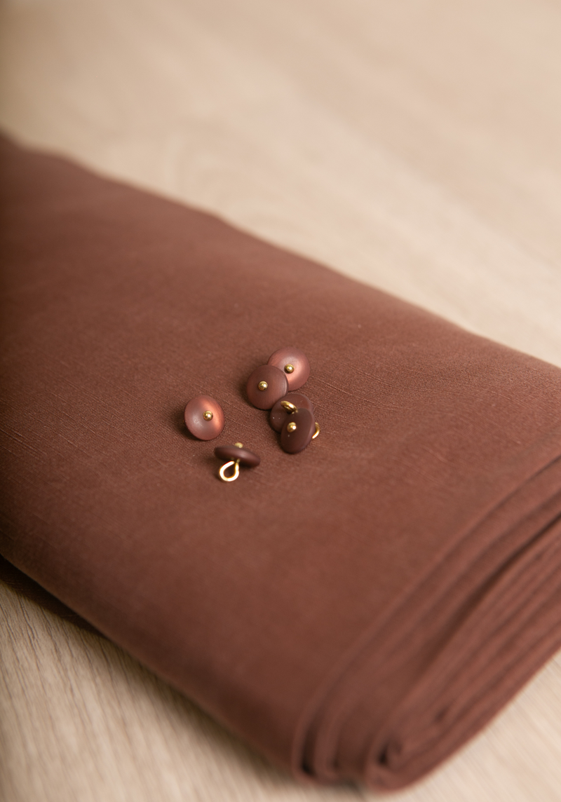 Wink Matte candied chestnut Shank Button 12 mm and 15 mm