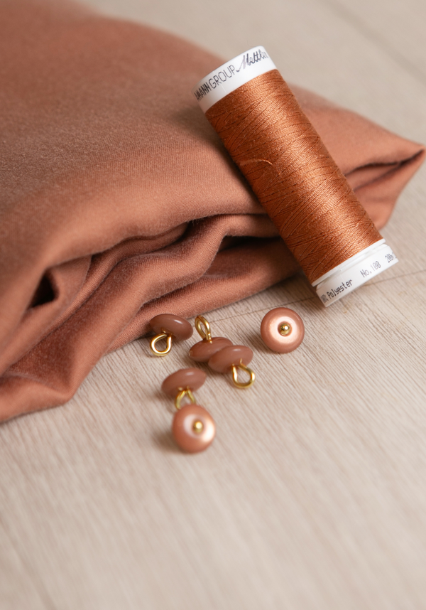 Bois De Rose Wink Sewing Button with shaft 10 mm