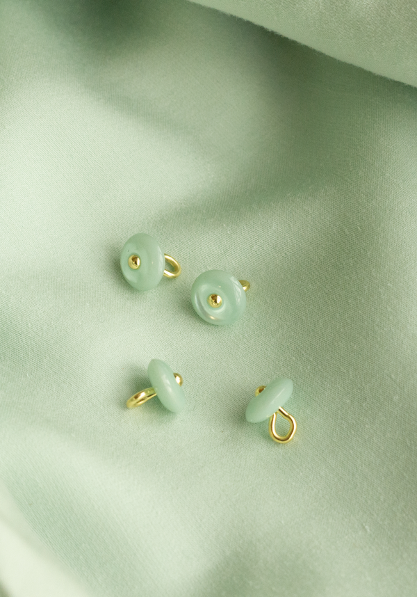 Almond green Wink Sewing Button with shaft 10 mm
