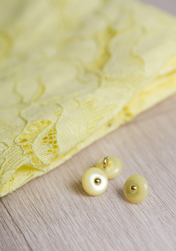 Lemonade Wink Sewing Button with shaft 10 mm