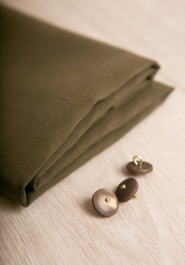 Wink Matte Vert Mousse Shank Button 12 mm and 15 mm