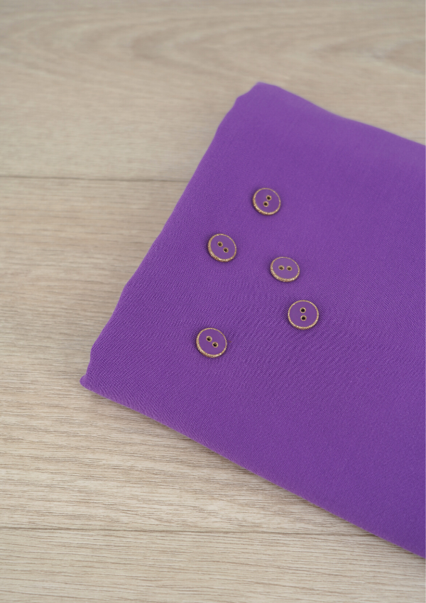 Ultra Violet Button with Gold Glitter 12 mm