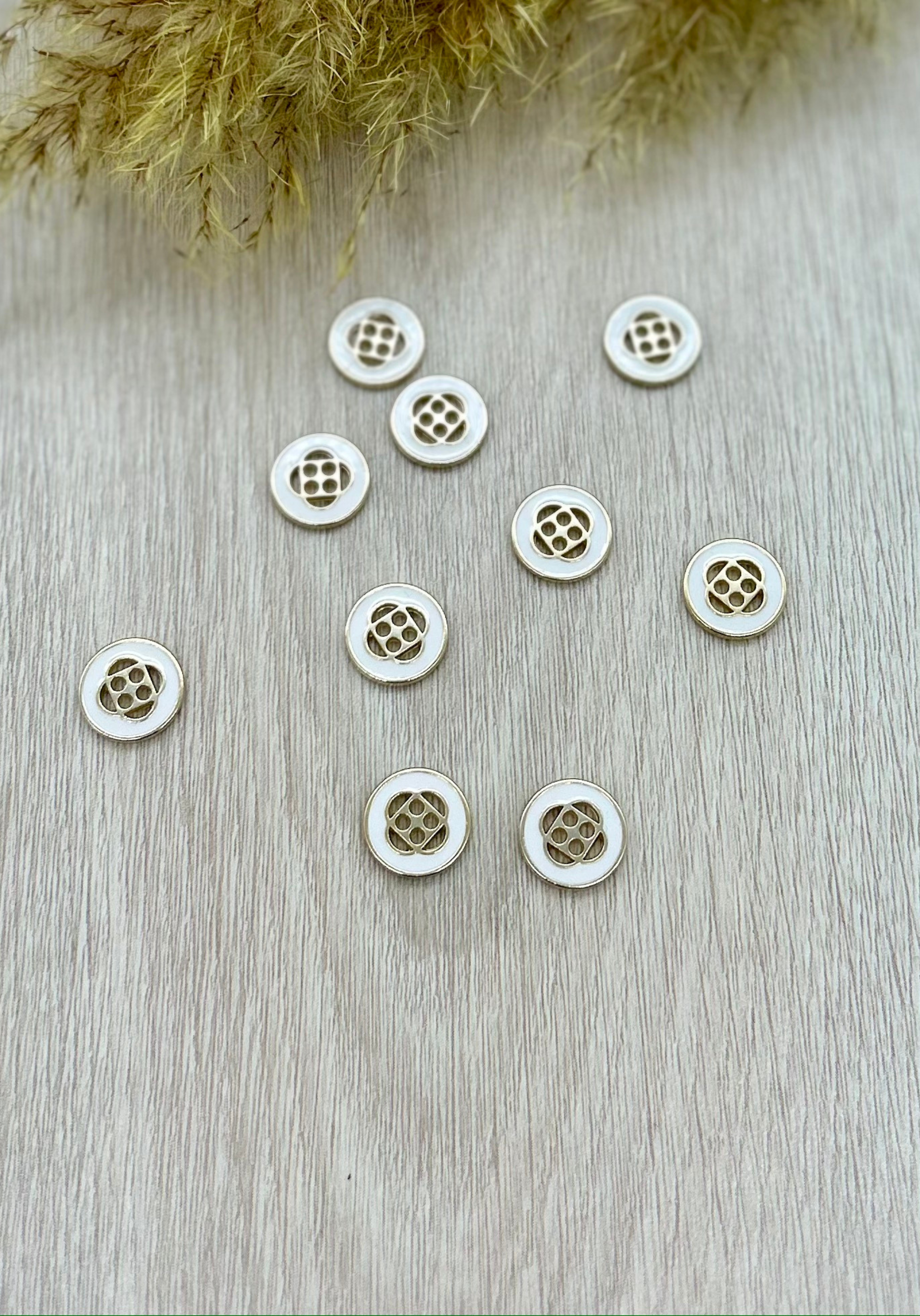 White Gold Poppy Button 15 and 18 mm – Maison Fauve UK