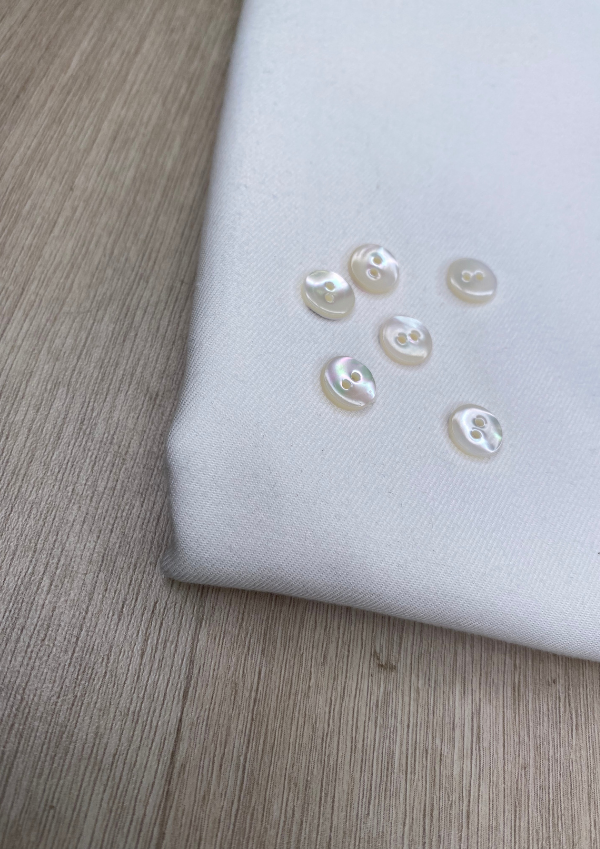 Blanc Mother of Pearl Button 11 mm