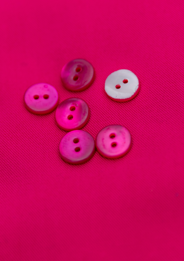 Rose Shocking Mother of Pearl Button 11 mm